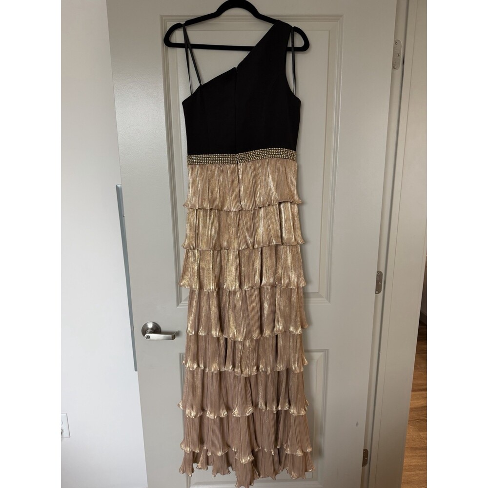 Ieena for Mac Duggal Black and Gold One-Shoulder Ruffle Tiered A-Line Gown Sz 6 - Picture 6 of 10